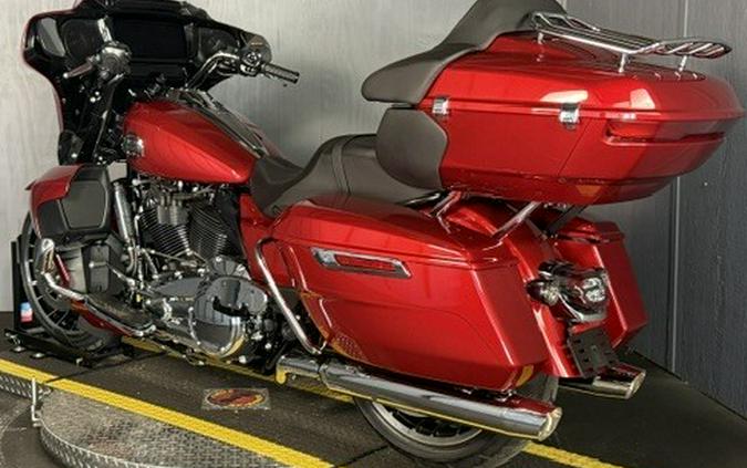 2026 Harley-Davidson® Street Glide Limited FLHXL BRILLIANT RED W/ PINSTRIPE
