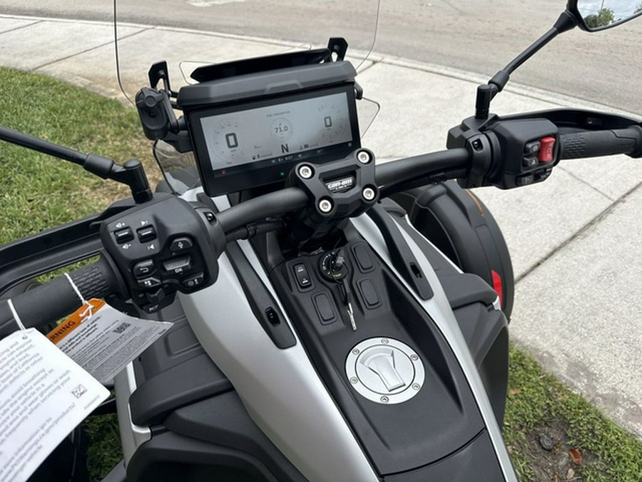 2025 Can-Am Canyon? XT