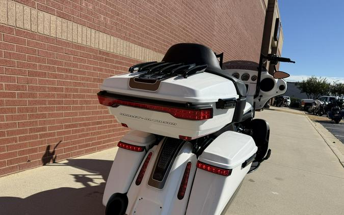 2020 Harley-Davidson® Ultra Limited Vivid Black