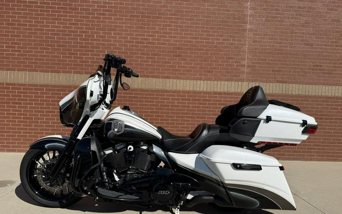 2020 Harley-Davidson® Ultra Limited Vivid Black