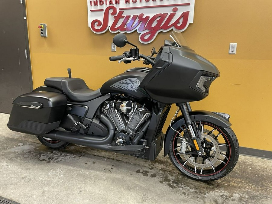 2020 Indian Motorcycle® Challenger Dark Horse Thunder Black Smoke