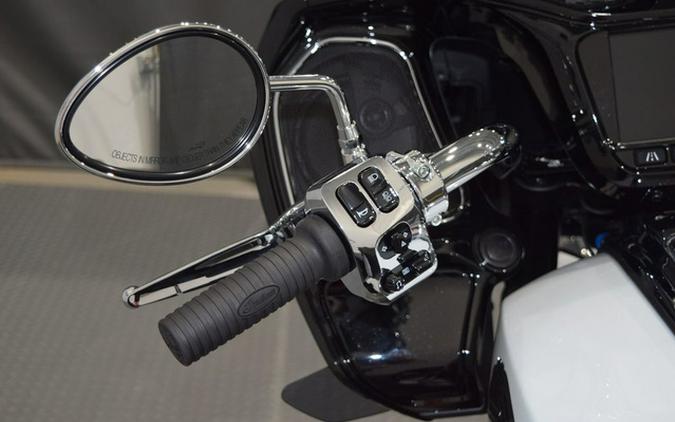 2024 Indian Challenger Limited Ghost White Metallic