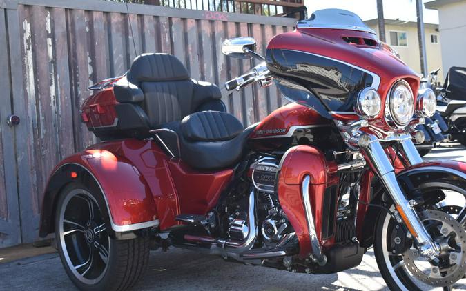 2021 Harley-Davidson® CVO™ Tri Glide® FLHTCUTGSE
