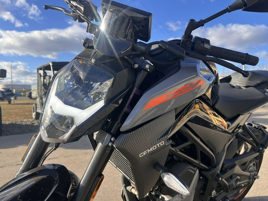 2023 CFMOTO 300NK