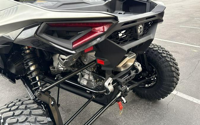 2026 Can-Am Maverick R MAX X Rc