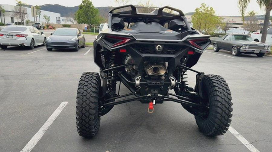 2026 Can-Am Maverick R MAX X Rc