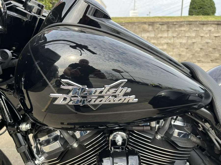 2025 Harley-Davidson® FLTRT - Road Glide® 3