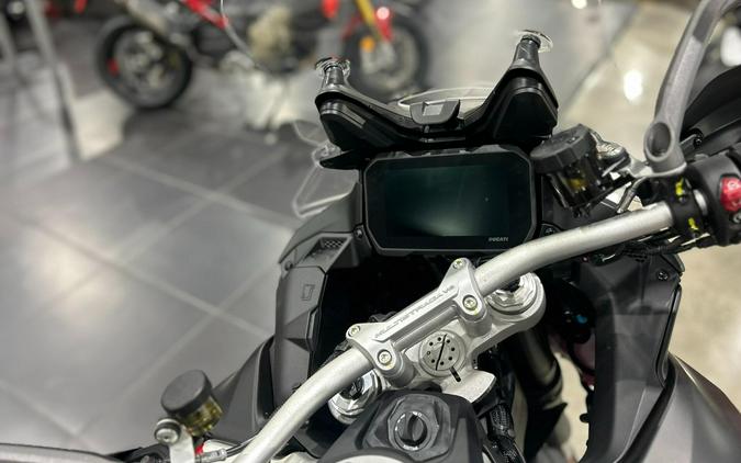 2025 Ducati MULTISTRADA V4 RALLY TRAVEL & RADAR SPOKED WHEELS