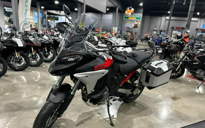 2025 Ducati MULTISTRADA V4 RALLY TRAVEL & RADAR SPOKED WHEELS