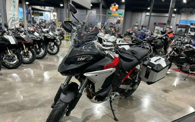2025 Ducati MULTISTRADA V4 RALLY TRAVEL & RADAR SPOKED WHEELS