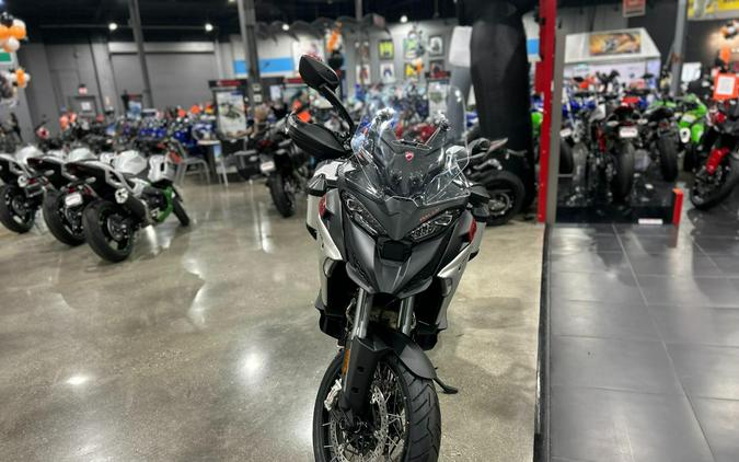 2025 Ducati MULTISTRADA V4 RALLY TRAVEL & RADAR SPOKED WHEELS