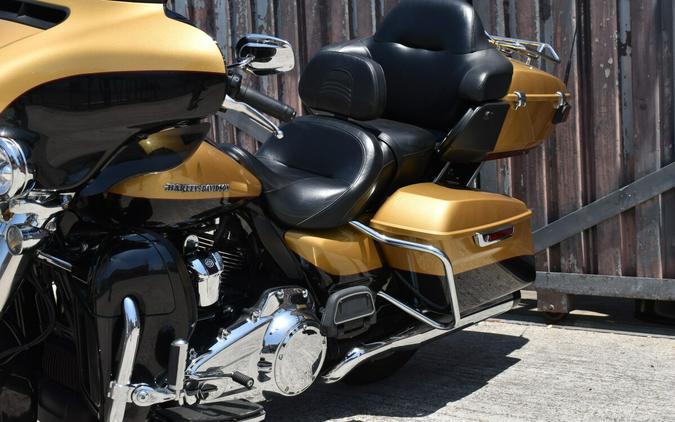 2017 Harley-Davidson® Ultra Limited FLHTK