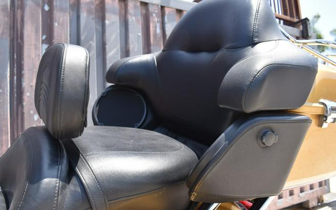 2017 Harley-Davidson® Ultra Limited FLHTK