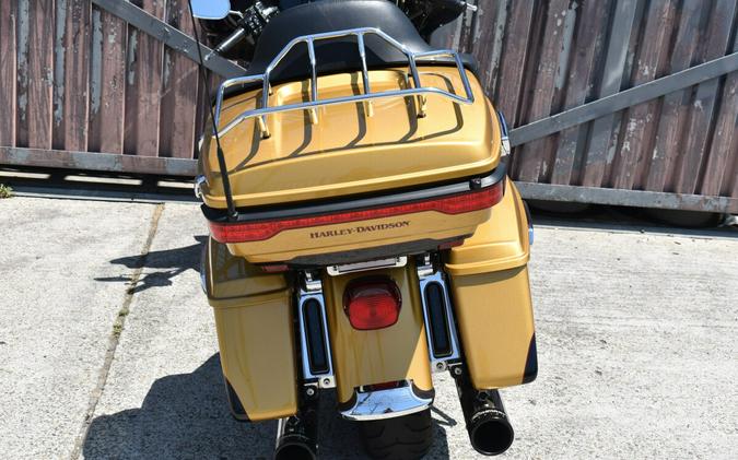 2017 Harley-Davidson® Ultra Limited FLHTK