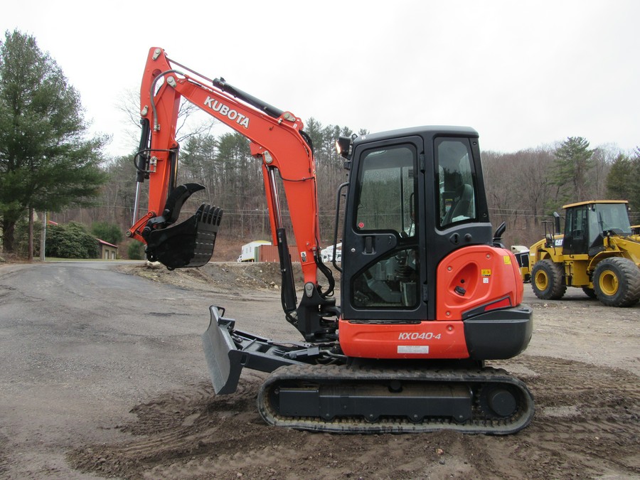 2015 Kubota KUBOTA KX040-4 WITH ANGLE BLADE AND THUMB