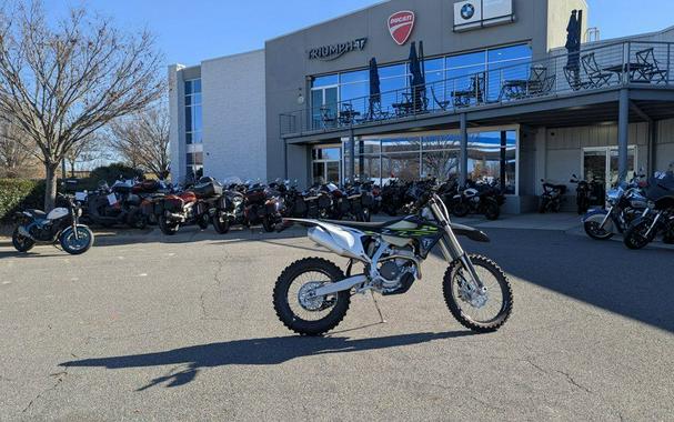 2026 Triumph TF 250-E Jet Black/Pure White