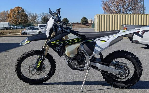 2026 Triumph TF 250-E Jet Black/Pure White