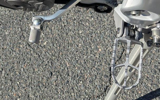 2026 Triumph TF 250-E Jet Black/Pure White