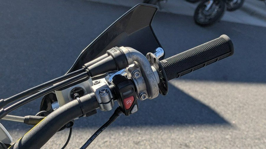 2026 Triumph TF 250-E Jet Black/Pure White