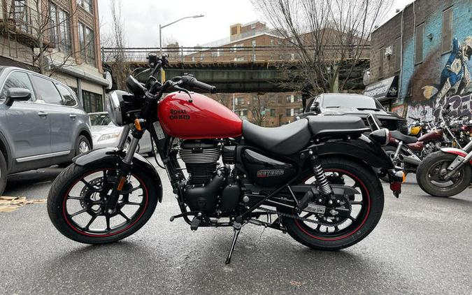 2023 Royal Enfield Meteor 350 Fireball Red