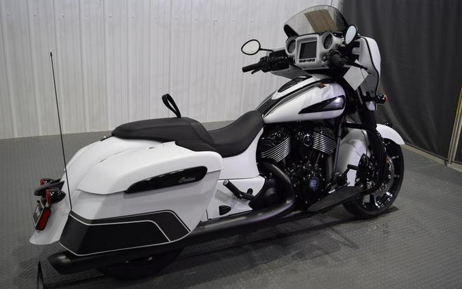 2024 Indian Motorcycle® Chieftain® Dark Horse® w/Powerband Audio Pkg Ghost White Metallic Smoke wit