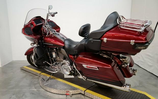 2015 Harley-Davidson CVO Road Glide Ultra RED