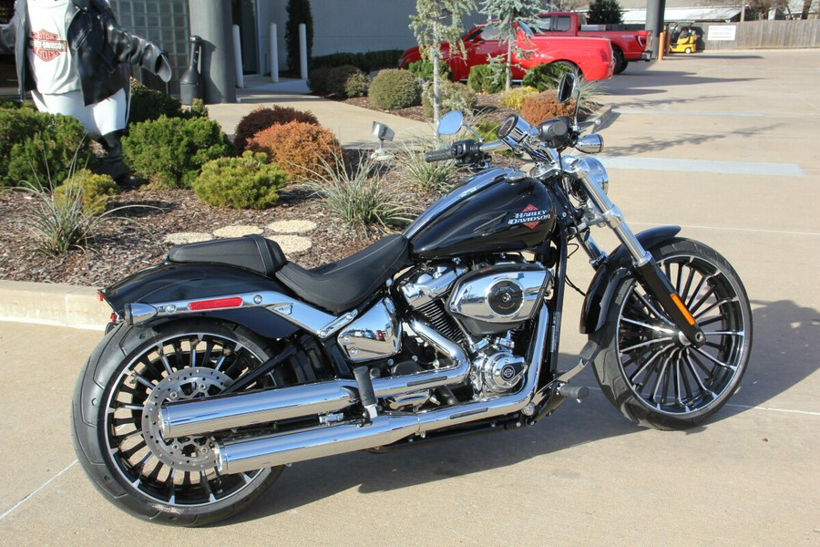 2025 Harley-Davidson Breakout