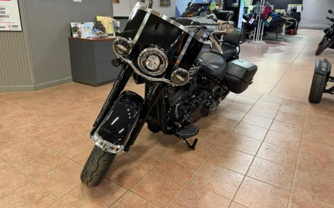 2019 Harley-Davidson® FLHCS - Heritage Classic 114