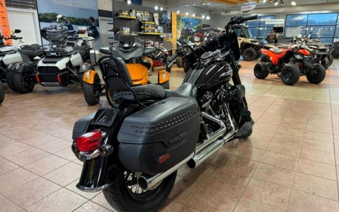 2019 Harley-Davidson® FLHCS - Heritage Classic 114