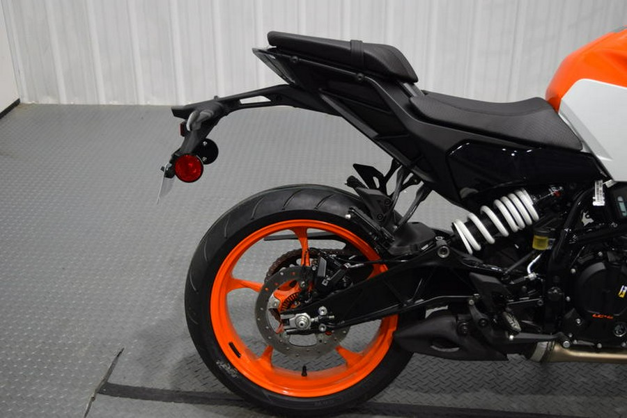 2024 KTM 250 Duke