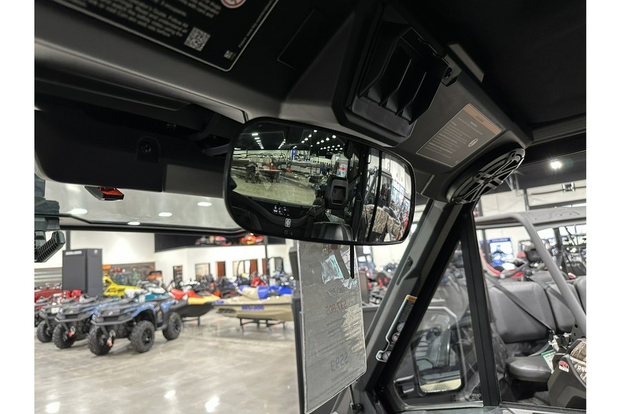 2026 Can-Am DEFENDER LIMITED CAB HD11
