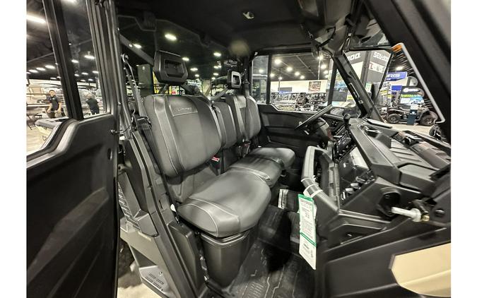 2026 Can-Am DEFENDER LIMITED CAB HD11
