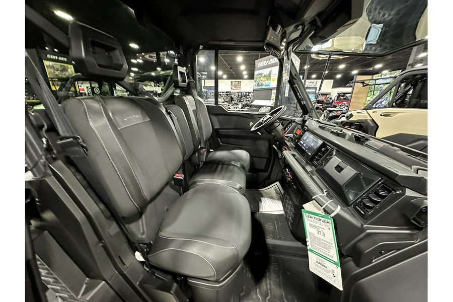 2026 Can-Am DEFENDER LIMITED CAB HD11