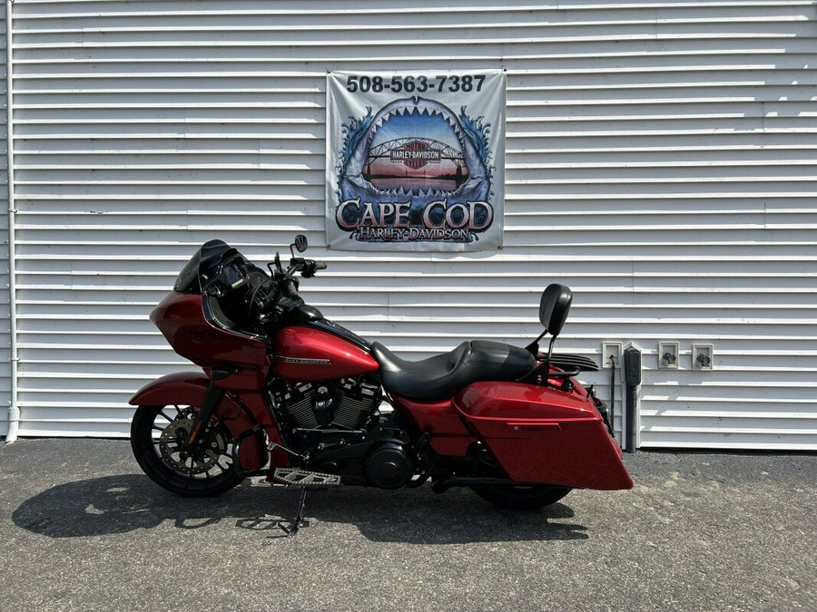 2018 Harley-Davidson® Road Glide® Special Wicked Red