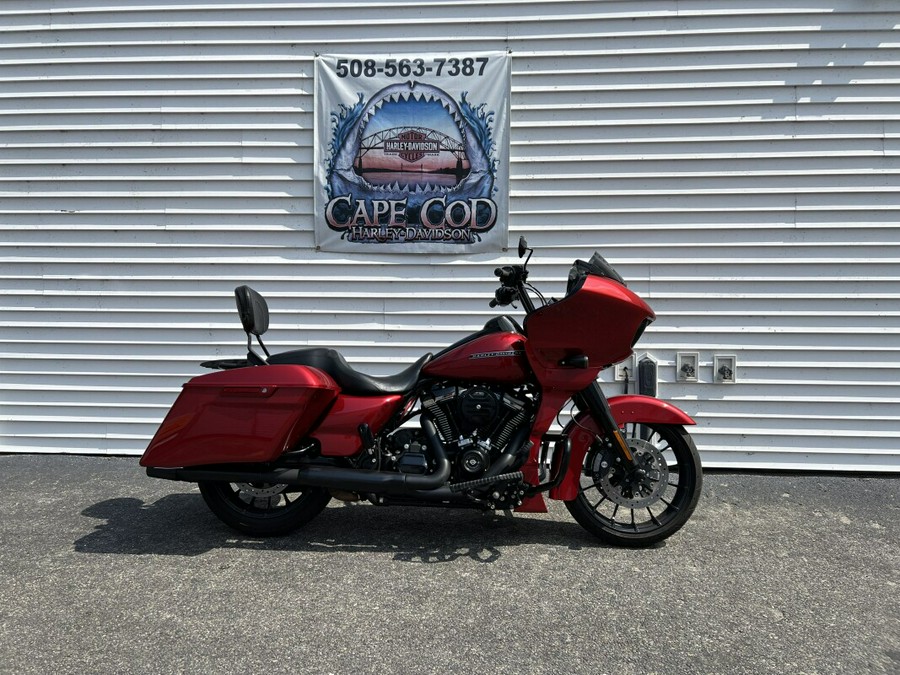 2018 Harley-Davidson® Road Glide® Special Wicked Red