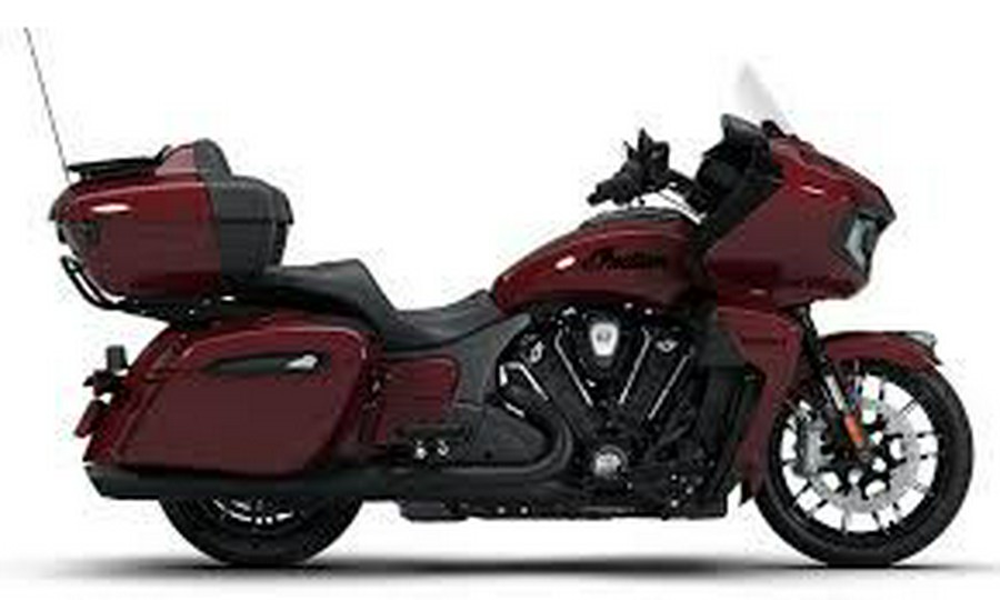 2026 Indian Motorcycle Pursuit® Dark Horse® with 112 and Powerband Audio Package