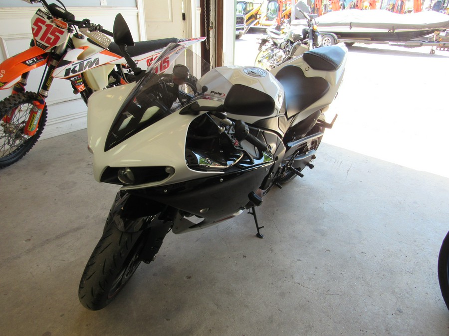 2012 Yamaha R1 WITH LEO VINCE EXHAUST WOODCRAFT SLIDES AND COVERS