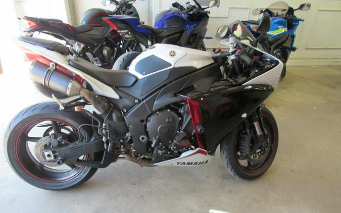 2012 Yamaha R1 WITH LEO VINCE EXHAUST WOODCRAFT SLIDES AND COVERS