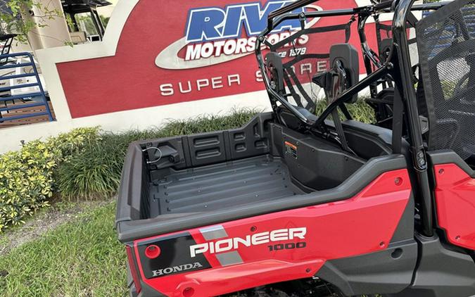 2025 Honda Pioneer 1000-6 Deluxe Crew