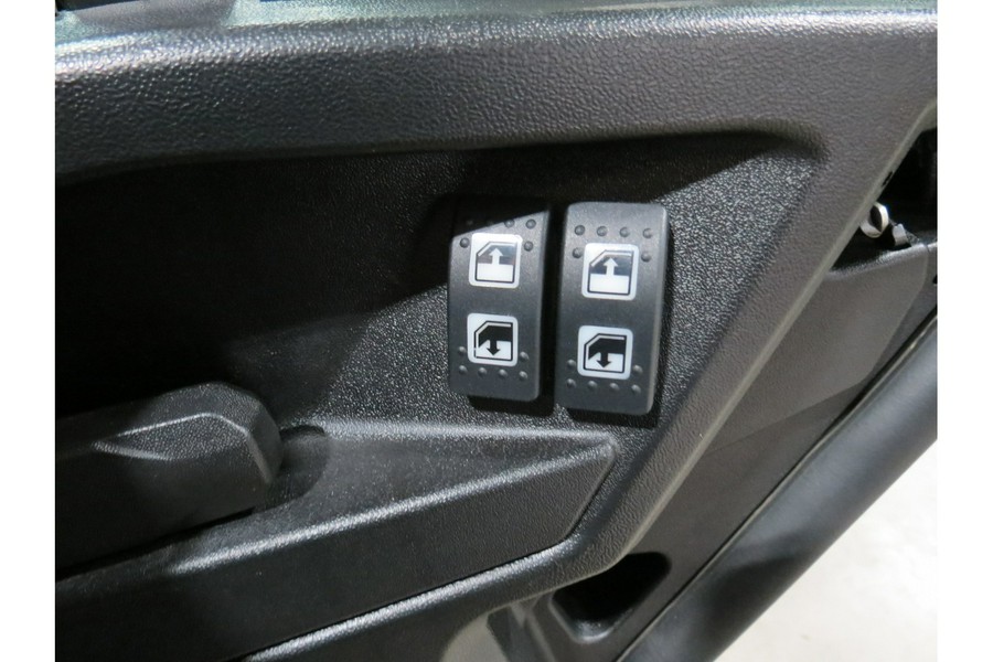 2024 Can-Am Defender MAX Limited HD10