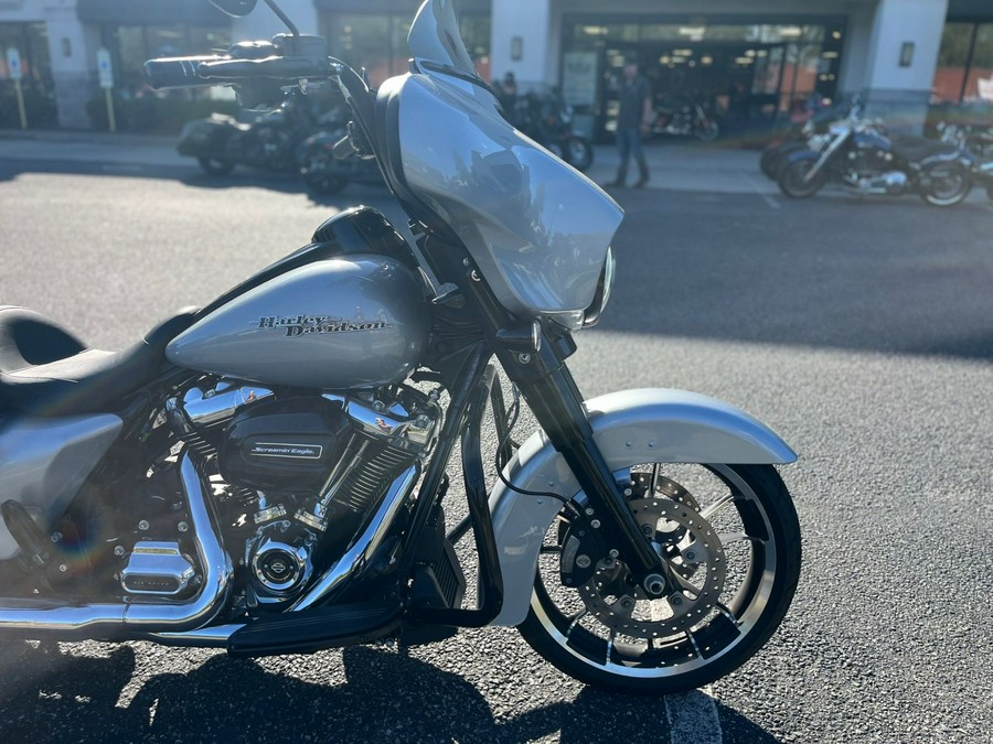 2020 Harley-Davidson Street Glide® Base