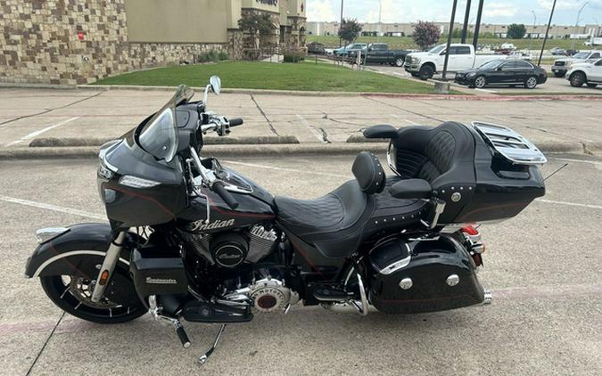 2020 Indian Roadmaster Elite Thunder Black Vivid Crystal Ove