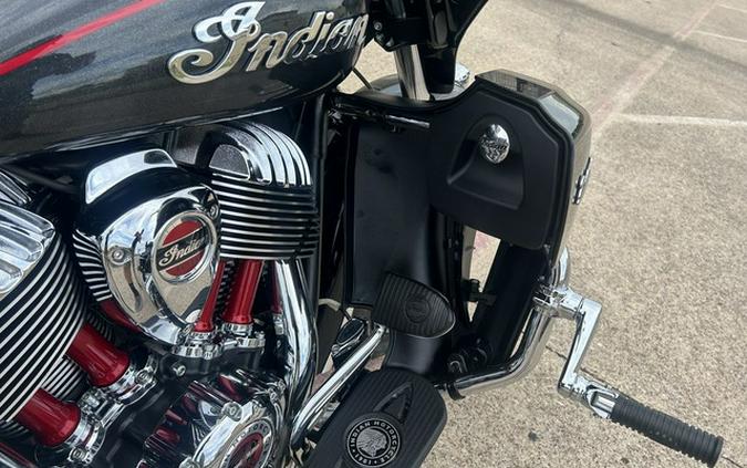 2020 Indian Roadmaster Elite Thunder Black Vivid Crystal Ove