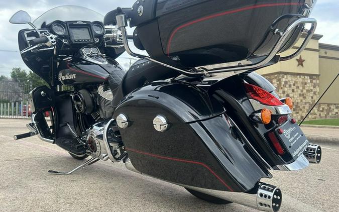 2020 Indian Roadmaster Elite Thunder Black Vivid Crystal Ove