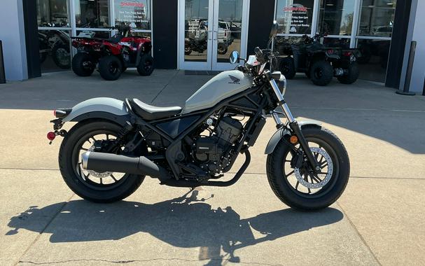 2026 Honda Rebel® 300 E-Clutch