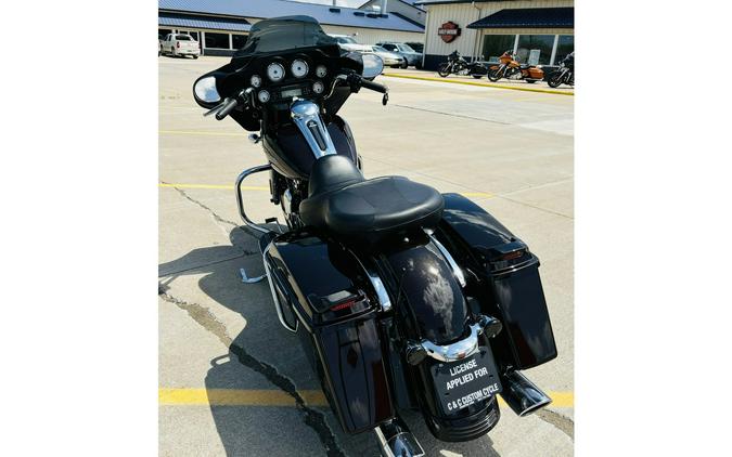 2011 Harley-Davidson® FLHX STREET GLIDE