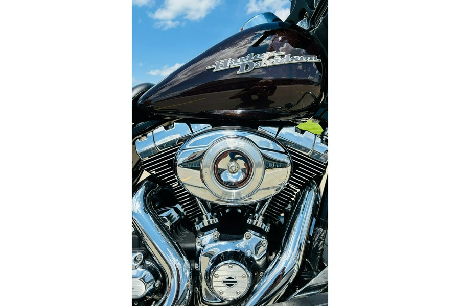 2011 Harley-Davidson® FLHX STREET GLIDE