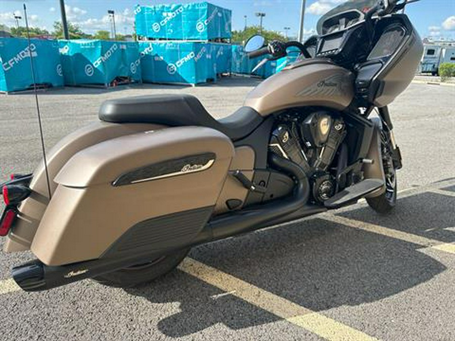 2021 Indian Motorcycle Challenger® Dark Horse®