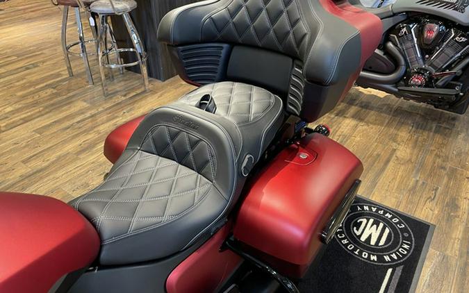 2025 Indian Pursuit Dark Horse 112 Sunset Red Smoke With Bla