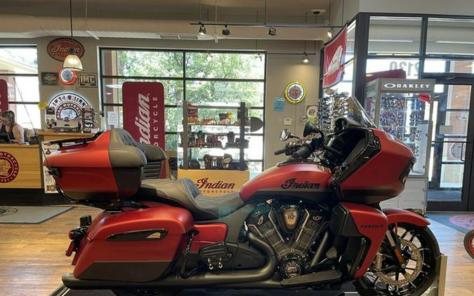 2025 Indian Pursuit Dark Horse 112 Sunset Red Smoke With Bla